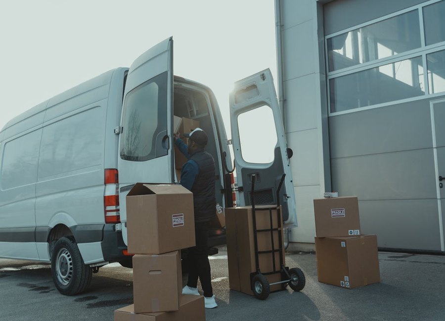 AZ Movers and Delivery truck and crew on a job in Peoria